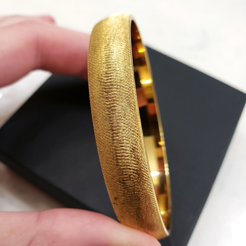 2.5" Gorgeous Vintage Textured Gold Bangle Bracelet - Monet